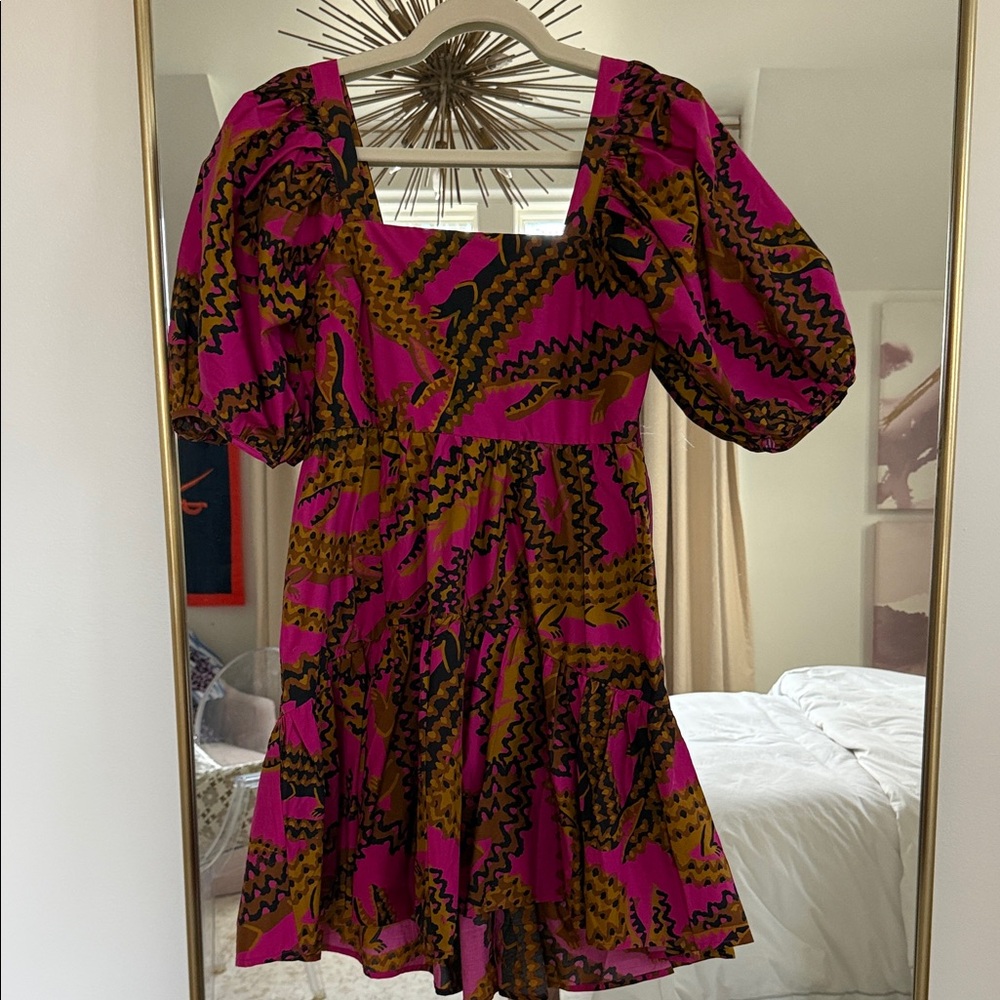 NWT Farm Rio Croco Pink Short Sleeve Mini Dress
Size Small